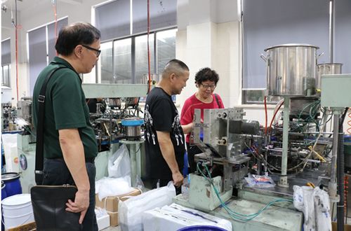 中國制筆協(xié)會領(lǐng)導(dǎo)深入桐廬企業(yè)調(diào)研，助力產(chǎn)業(yè)轉(zhuǎn)型升級與市場拓展